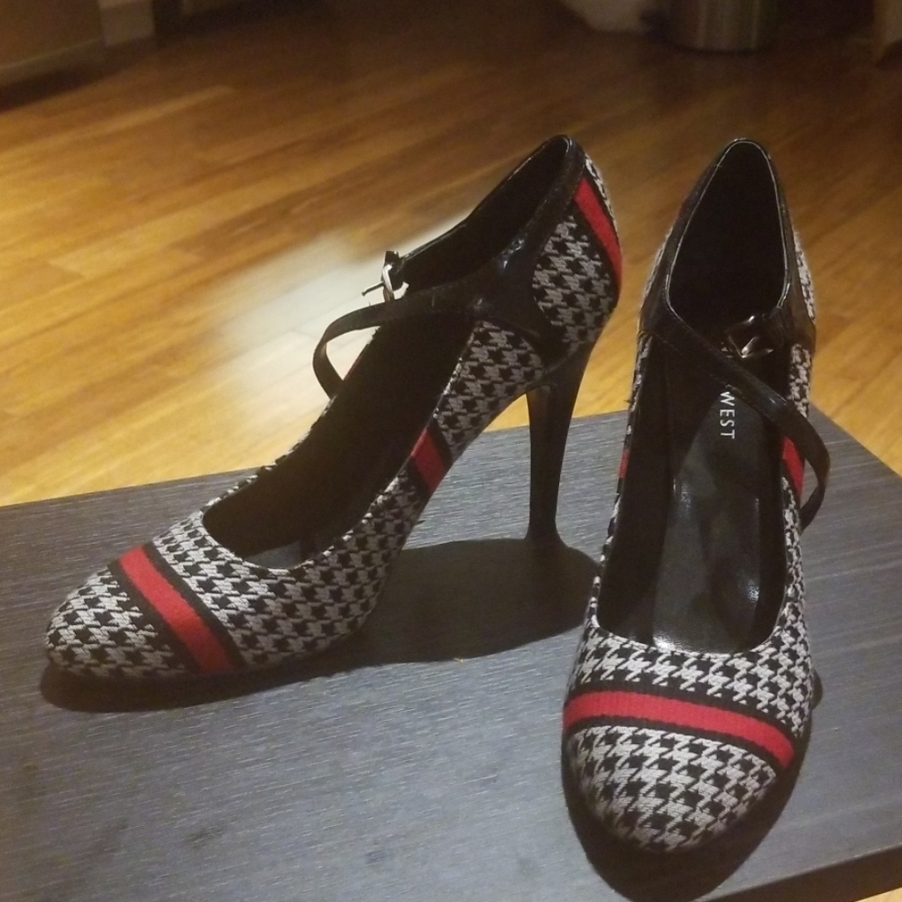 Nine West Pumps High Heels red white black